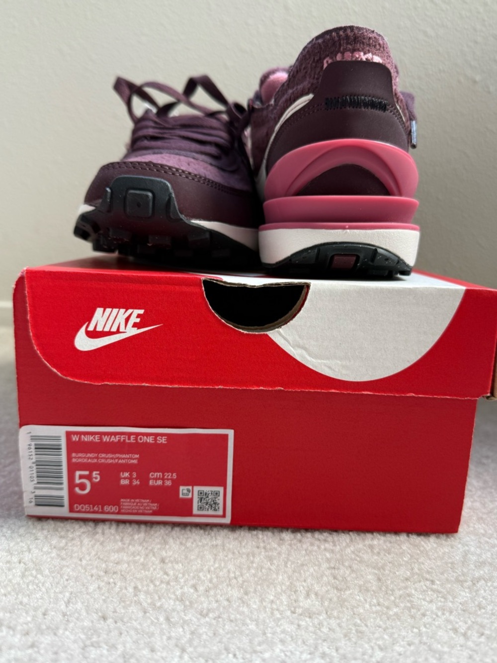 Nike Waffle One SE - Burgundy Crush 5.5 NWT ! - Picture 3 of 3